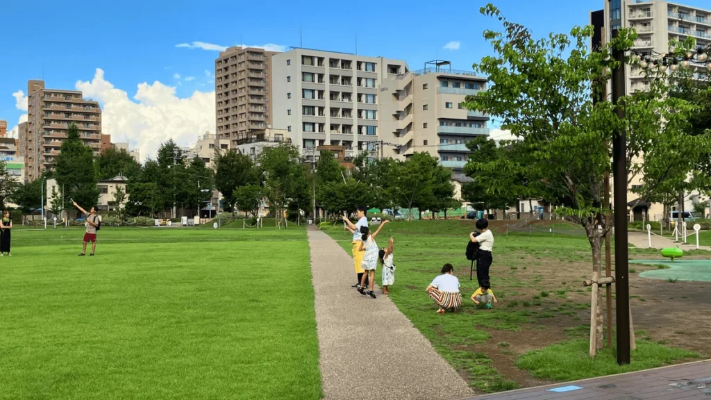 ひがいけポンド近辺の風景（公園）