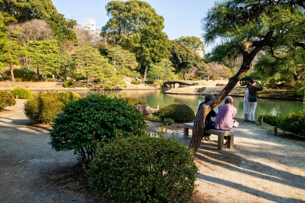 六義園